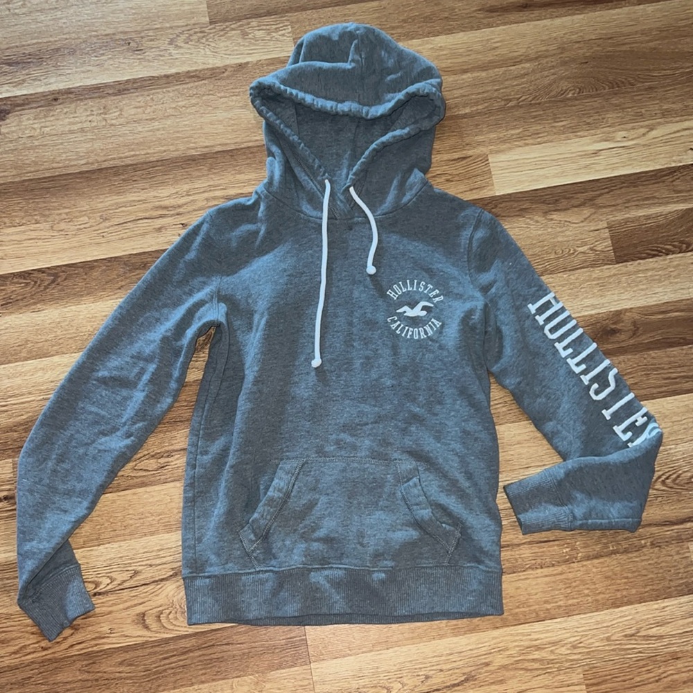Light gray Hollister hoodie🩶